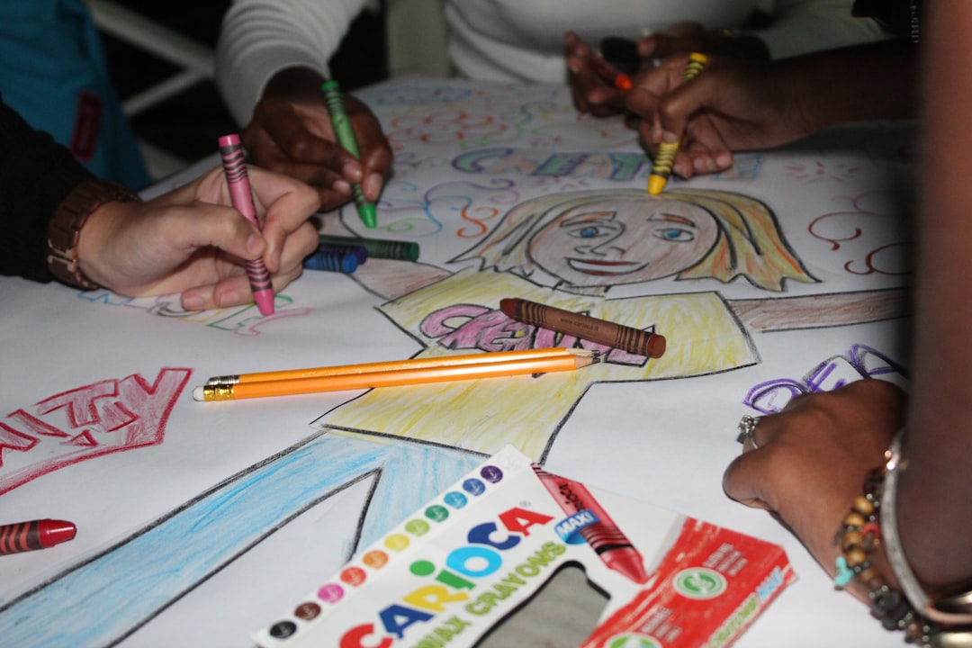 Come fare attività creative con bambini piccoli